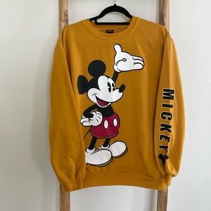 Vintage Disney Mickey sweatshirt. Size M